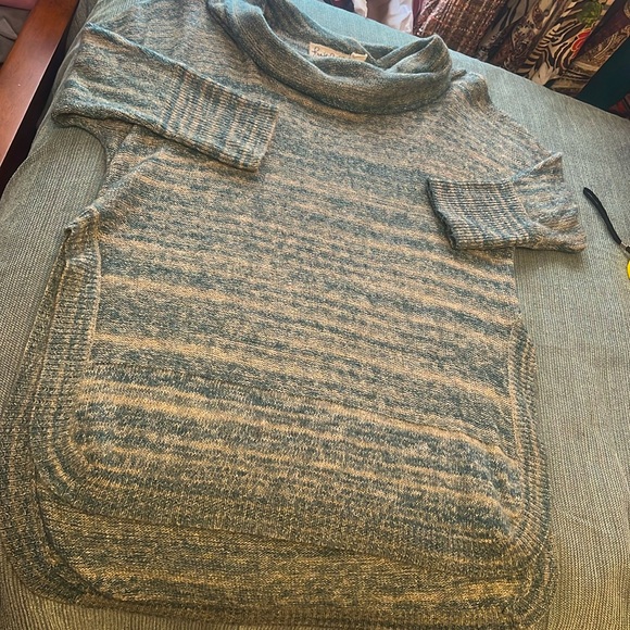 Field Flower’s size S cowl neck dolman sweater - Picture 2 of 8